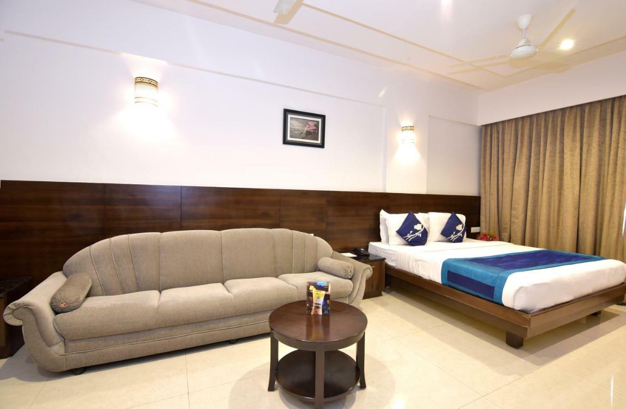 I V Sanctum Hotel Bangalore Exterior photo